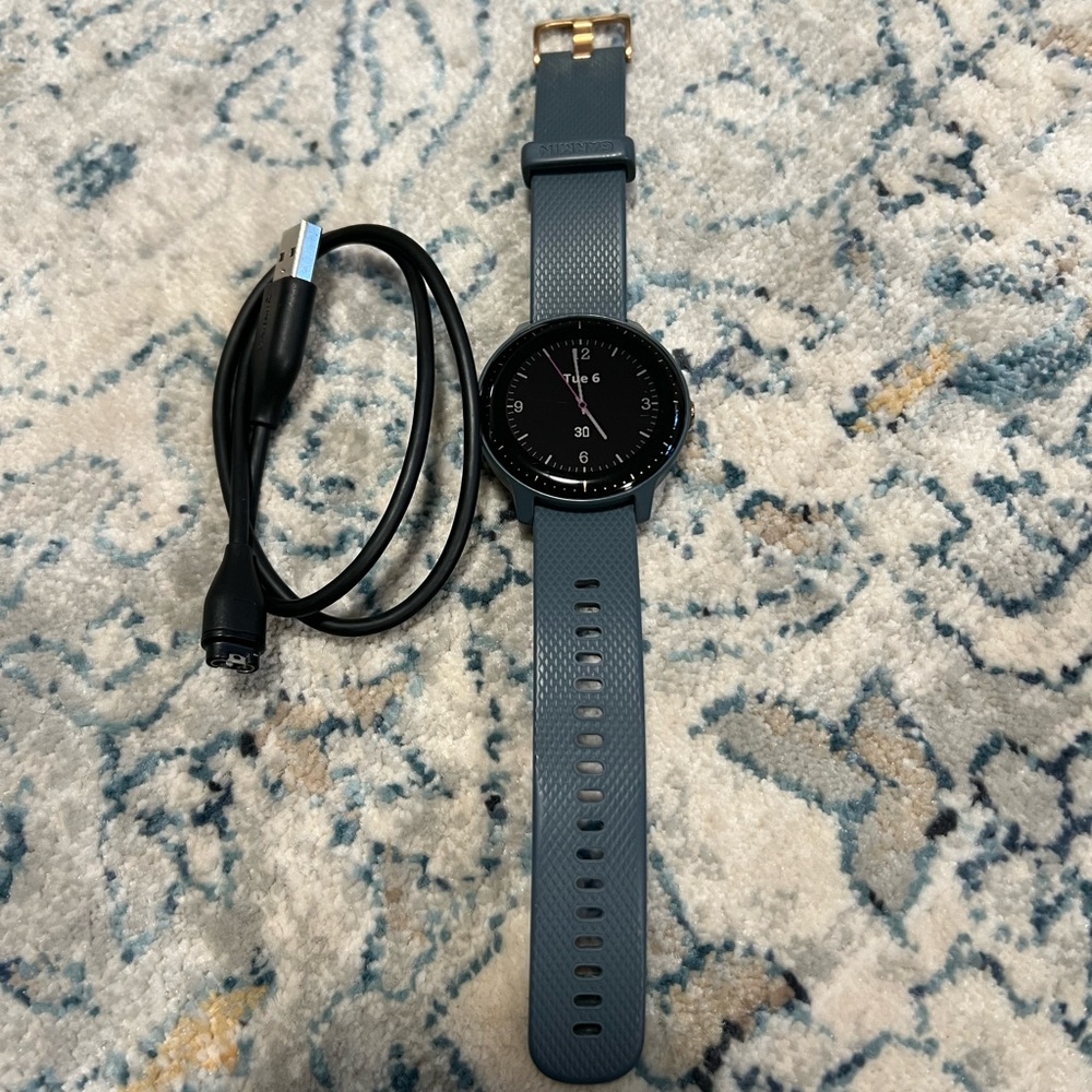 Garmin Vivoactive 3 Music in Granite Blue/Rose Gold